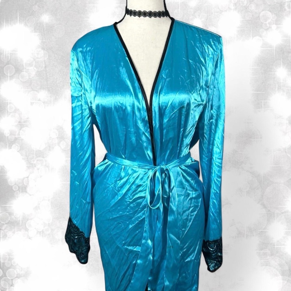 Vintage Style Luxury Blue Satin Robe with Lace Trim